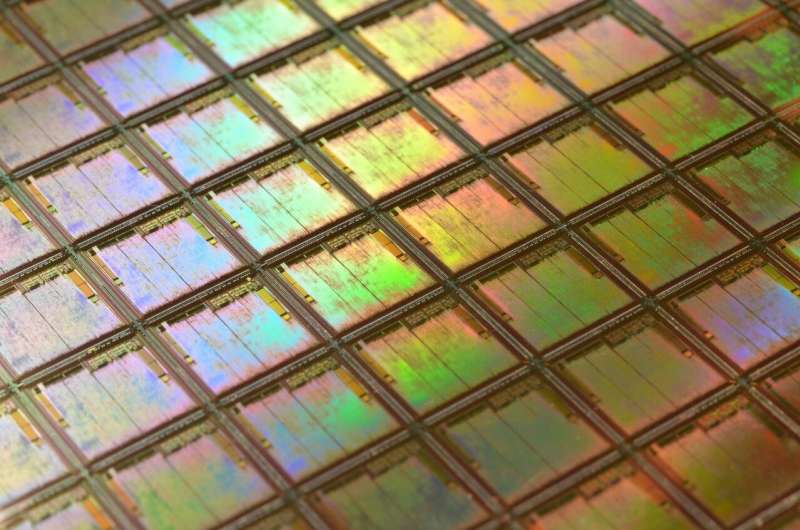https://nfusion-tech.com/wp-content/uploads/2021/02/wafer-scale-production-of-graphene-based-photonicdevices_6026518a15dc8.jpeg